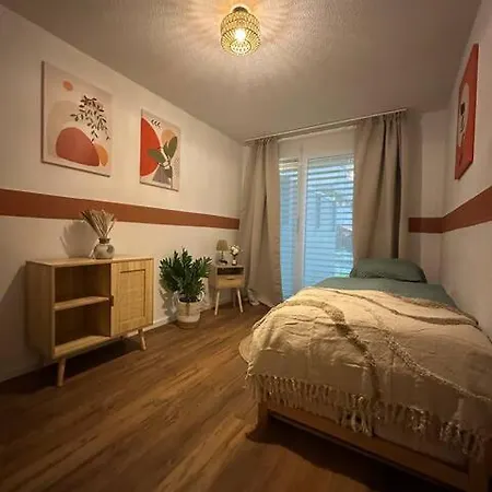 Апартаменты Hideaway Garden, Parking, Cinema,4,5rooms *