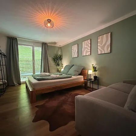 Апартаменты Hideaway Garden, Parking, Cinema,4,5rooms